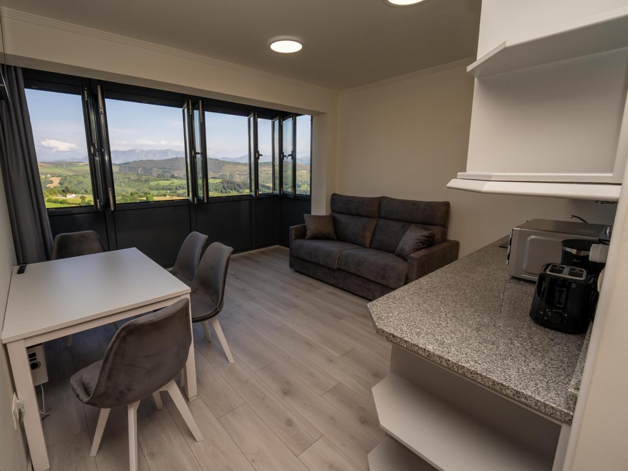 Apartamentos Turisticos Palacio De Meras Tineo Buitenkant foto